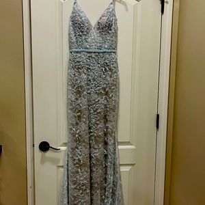 Gorgeous, elegant evening gown/prom dress/wedding or black tie event.
